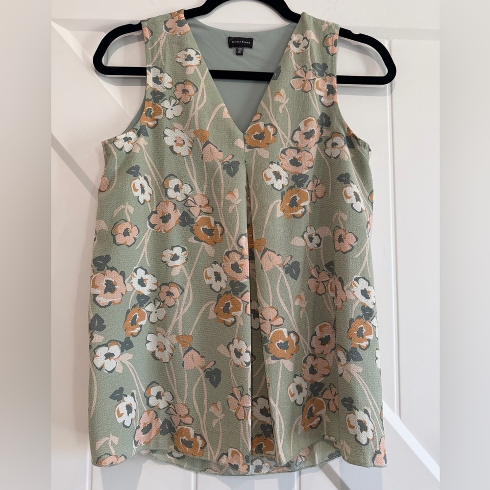 Buckle Black- Floral Sleeveless Top - Green